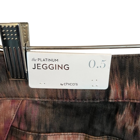 NWT Chico's Platinum Jegging Pants with Floral Design - Picture 4 of 5